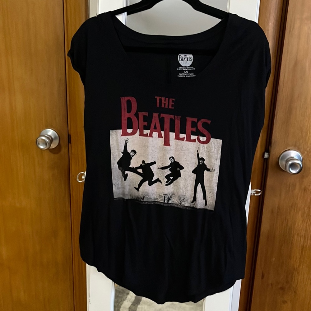Black Beatles graphic tee